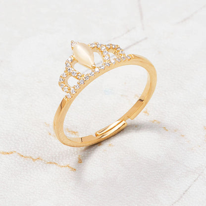 WHITE CAT-EYE CROWN RING