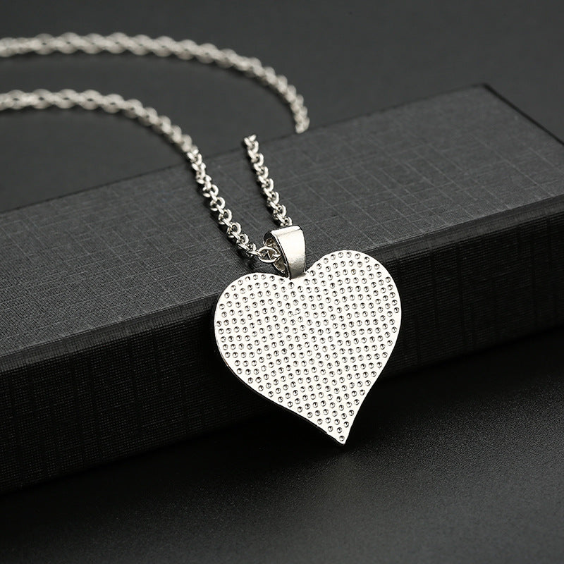 Heart pendant necklace